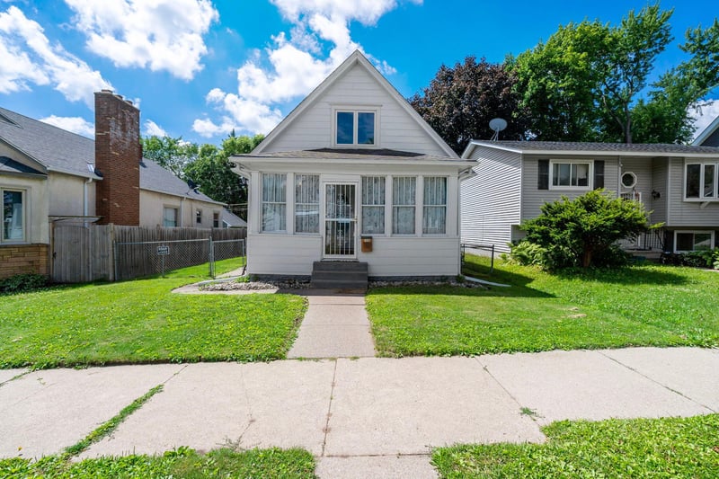 1036 Geranium Ave E, Saint Paul, MN 55106