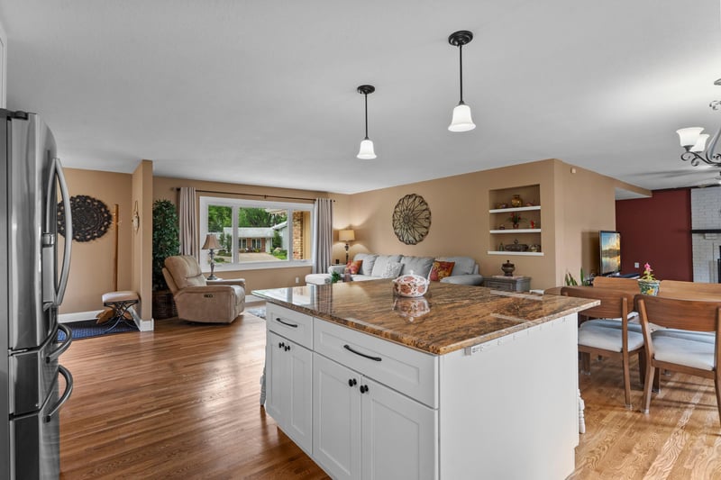 2988 108th Ln NW, Coon Rapids, MN 55433