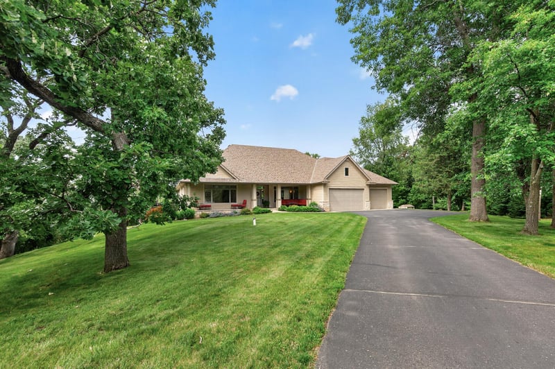 1187 105th St E, Inver Grove Heights, MN 55077