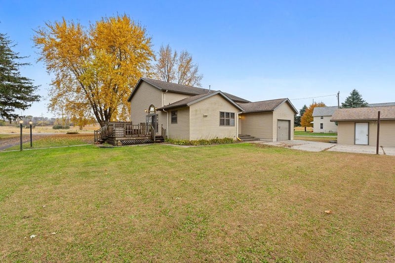 425 W Franklin St, Morristown, MN 55052