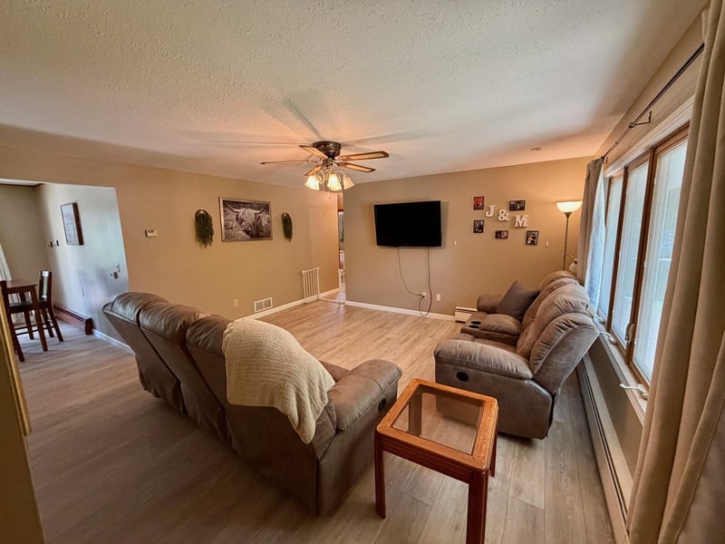 457 Division St, Gaylord, MN 55334