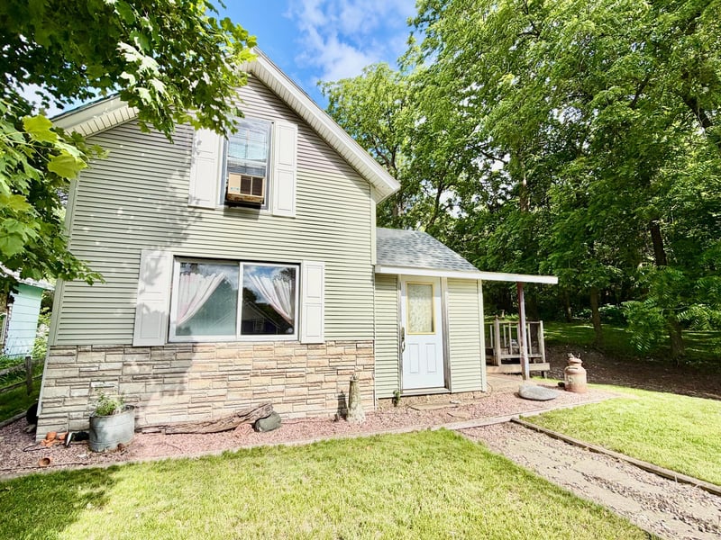 305 Garfield St S, Lake Benton, MN 56149