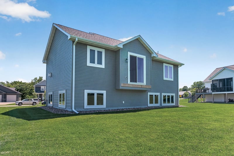 411 Westwood Dr, River Falls, WI 54022