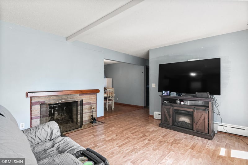 220 Cypress St S, Cambridge, MN 55008