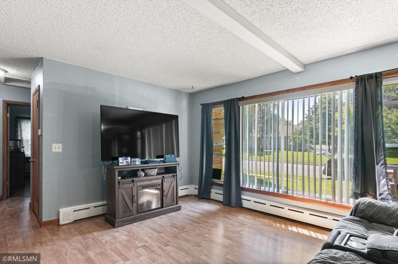 220 Cypress St S, Cambridge, MN 55008