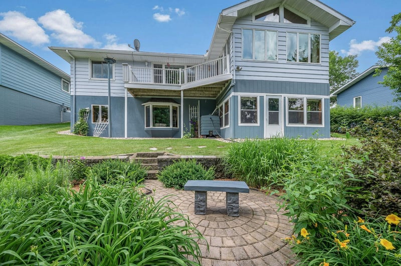 455 W Amber Lake Dr, Fairmont, MN 56031