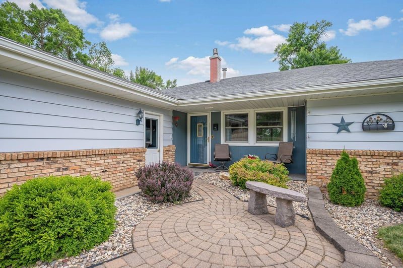 455 W Amber Lake Dr, Fairmont, MN 56031