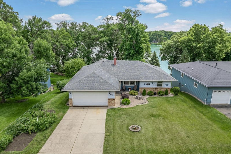 455 W Amber Lake Dr, Fairmont, MN 56031