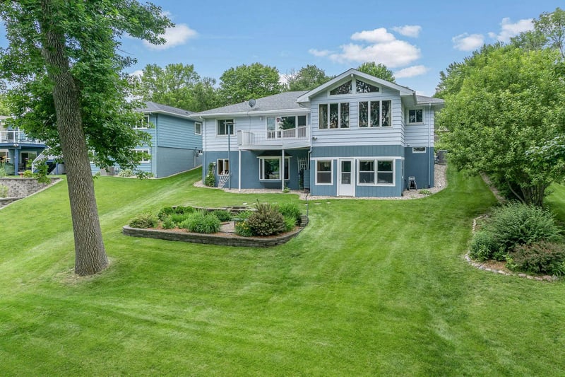 455 W Amber Lake Dr, Fairmont, MN 56031
