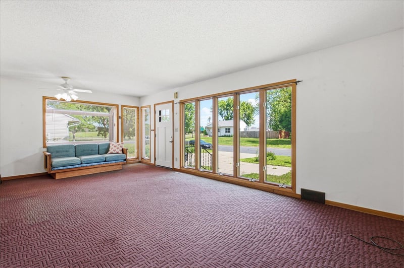 5625 Hillsview Rd, Brooklyn Center, MN 55430