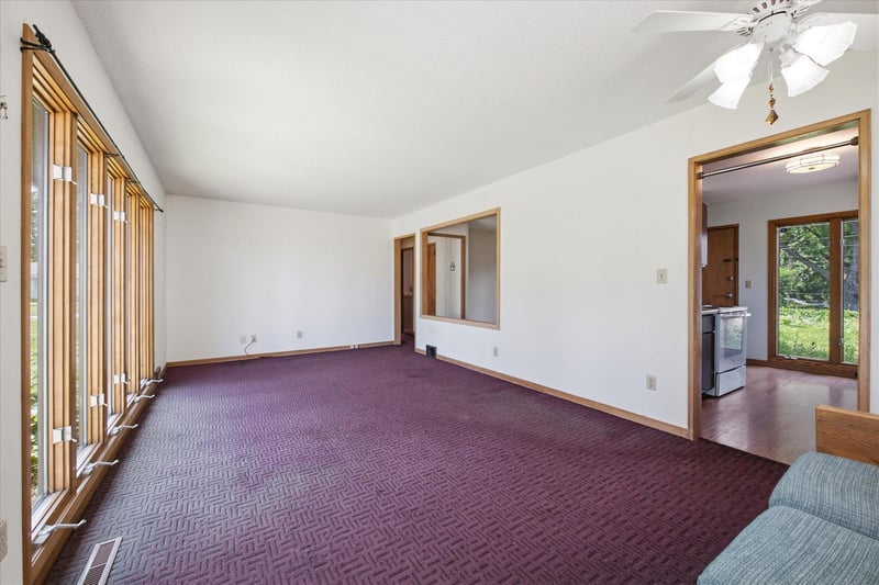 5625 Hillsview Rd, Brooklyn Center, MN 55430