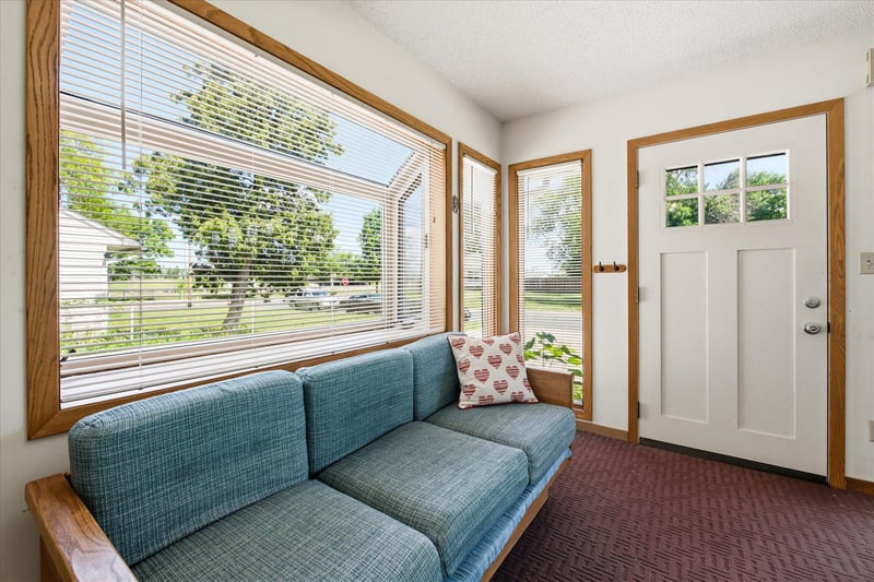 5625 Hillsview Rd, Brooklyn Center, MN 55430