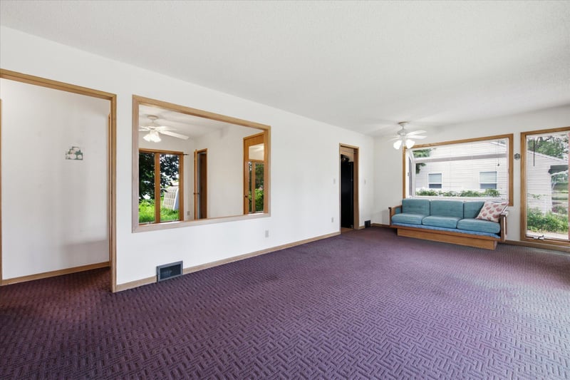 5625 Hillsview Rd, Brooklyn Center, MN 55430