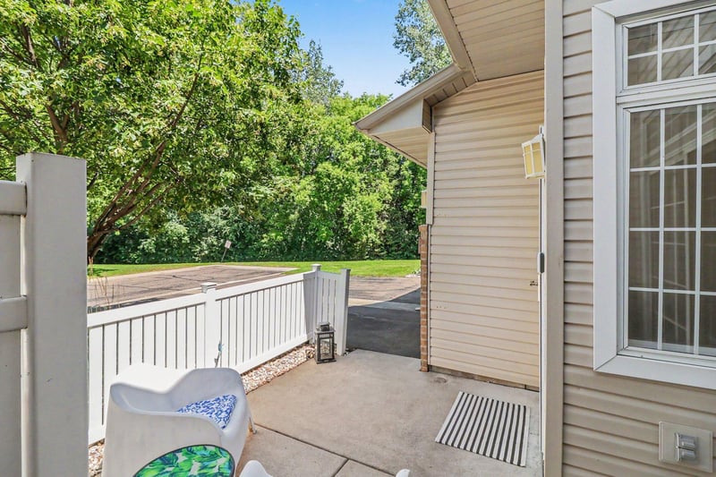 8443 Cortland Rd, Eden Prairie, MN 55344