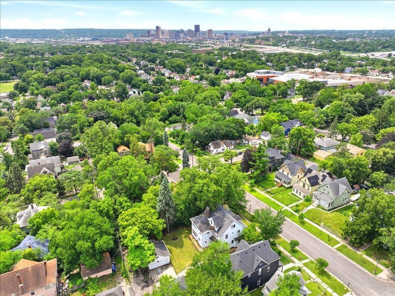 1070 Bradley St, Saint Paul, MN 55130