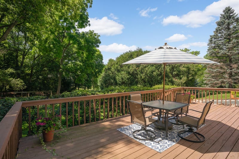 3620 James Ave, Deephaven, MN 55391