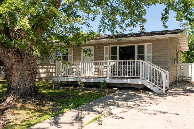 121 SE 10th St, Grand Rapids, MN 55744