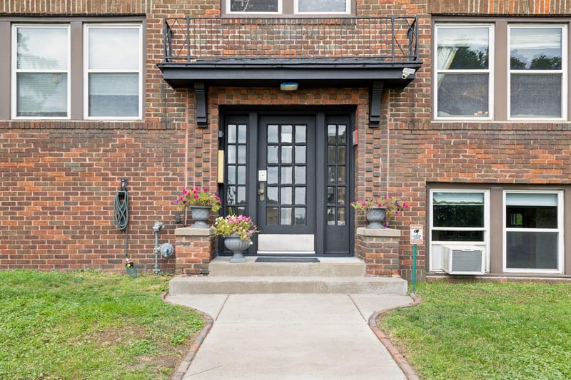 383 Grand Ave #3, Saint Paul, MN 55102