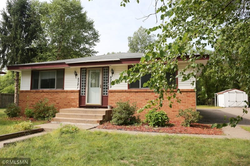 5721 Quincy St, Mounds View, MN 55112