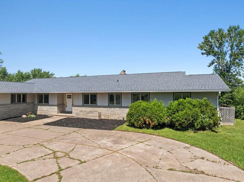 103 Hilltop Dr, Rice Lake, WI 54868