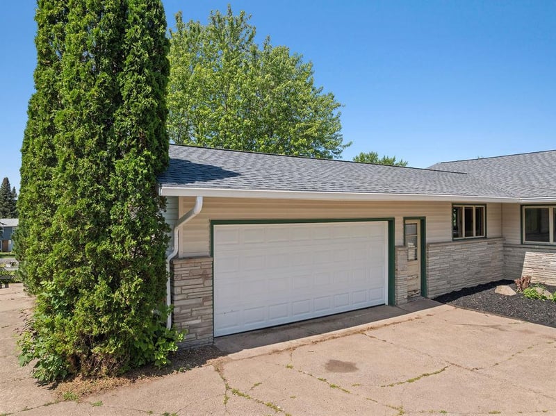 103 Hilltop Dr, Rice Lake, WI 54868