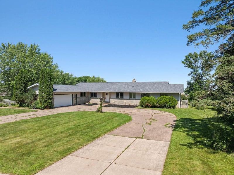 103 Hilltop Dr, Rice Lake, WI 54868