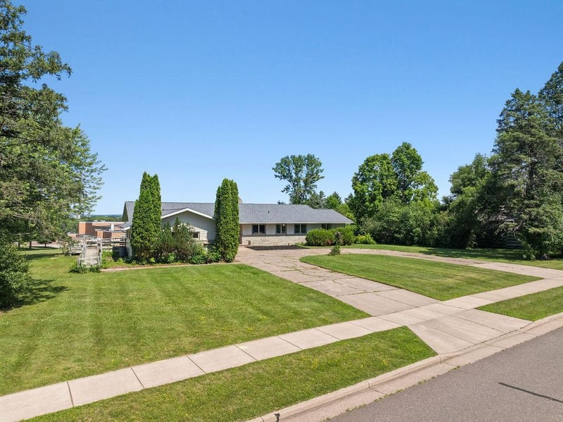 103 Hilltop Dr, Rice Lake, WI 54868