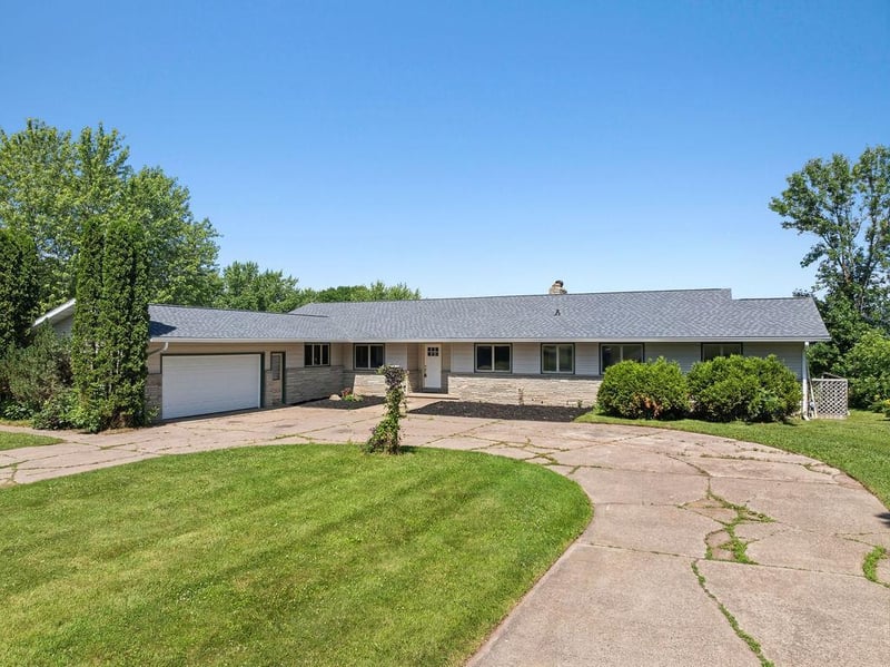 103 Hilltop Dr, Rice Lake, WI 54868