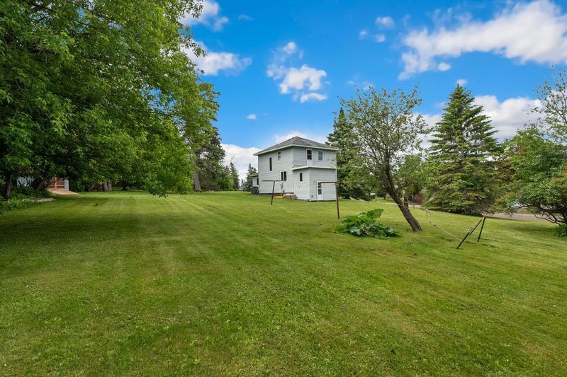 2330 Silcox Ave, Duluth, MN 55803