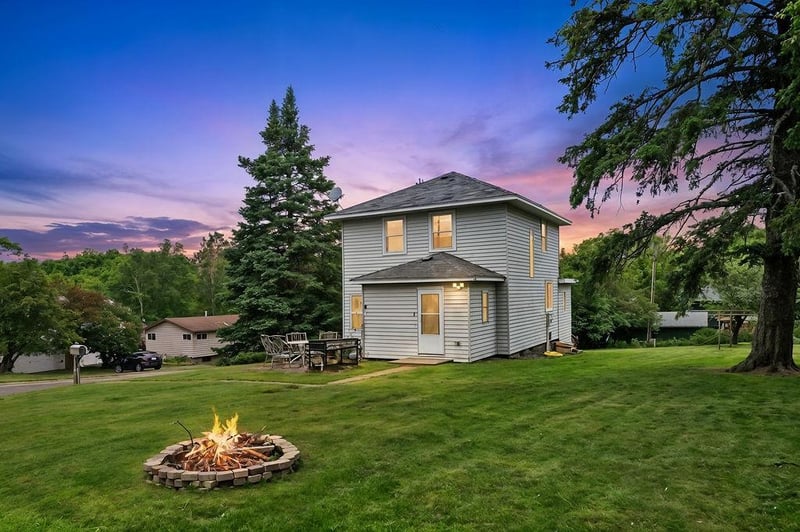 2330 Silcox Ave, Duluth, MN 55803