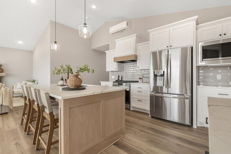 713 David Way, Isanti, MN 55040