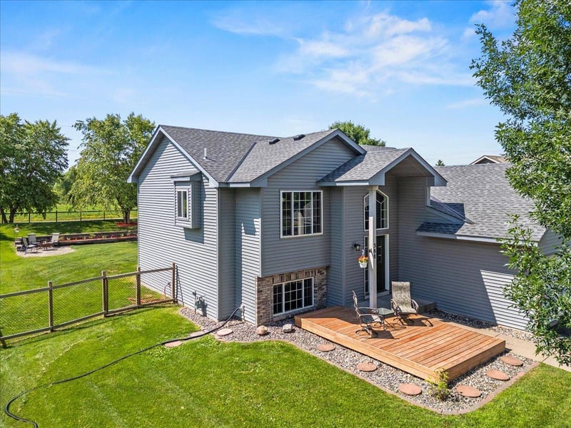 388 Garden Dr, Delano, MN 55328