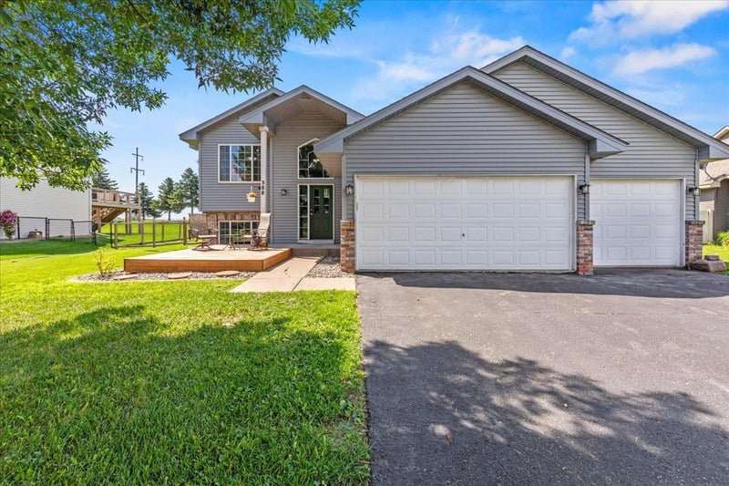 388 Garden Dr, Delano, MN 55328