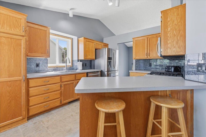 388 Garden Dr, Delano, MN 55328