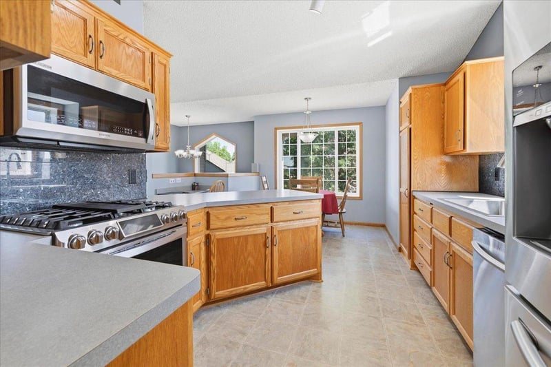 388 Garden Dr, Delano, MN 55328