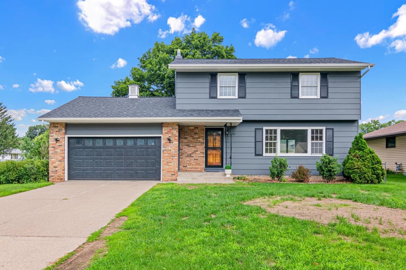 1367 Price Ave E, Maplewood, MN 55109