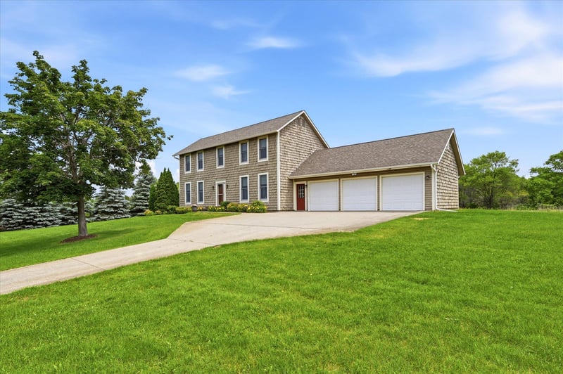 14655 Raspberry Dr, Rogers, MN 55374