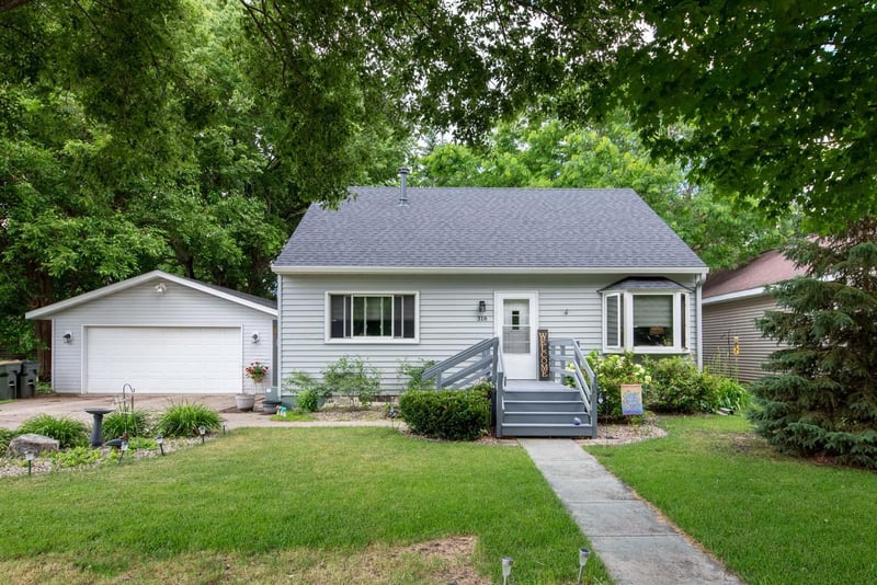 318 W Livermore St, Saint Peter, MN 56082