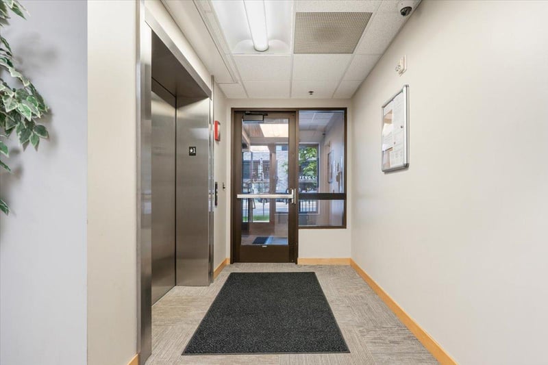 2900 University Ave SE #503, Minneapolis, MN 55414