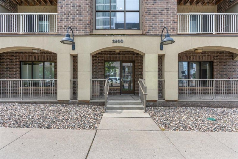 2900 University Ave SE #503, Minneapolis, MN 55414