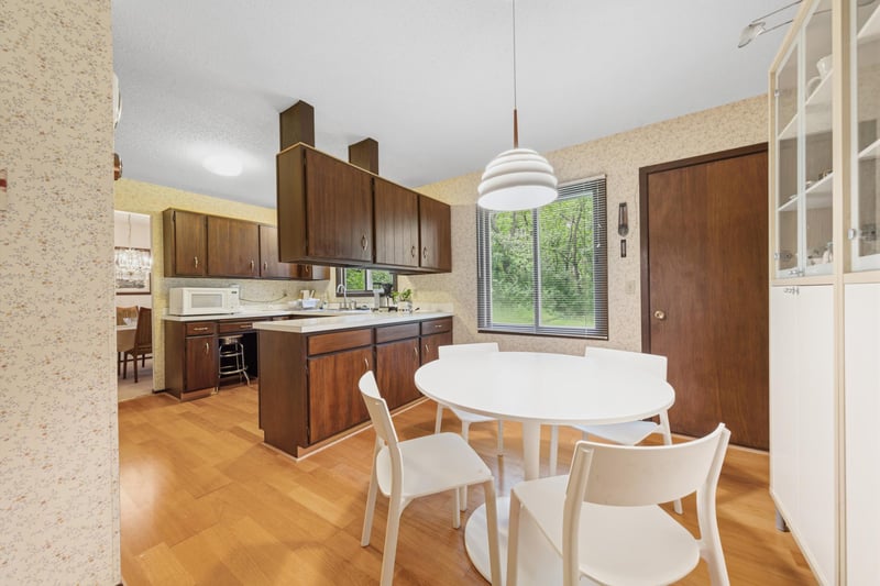 12108 Red Oak Ct S, Burnsville, MN 55337