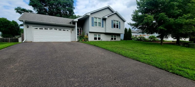 3237 Belmar Dr, Vadnais Heights, MN 55127