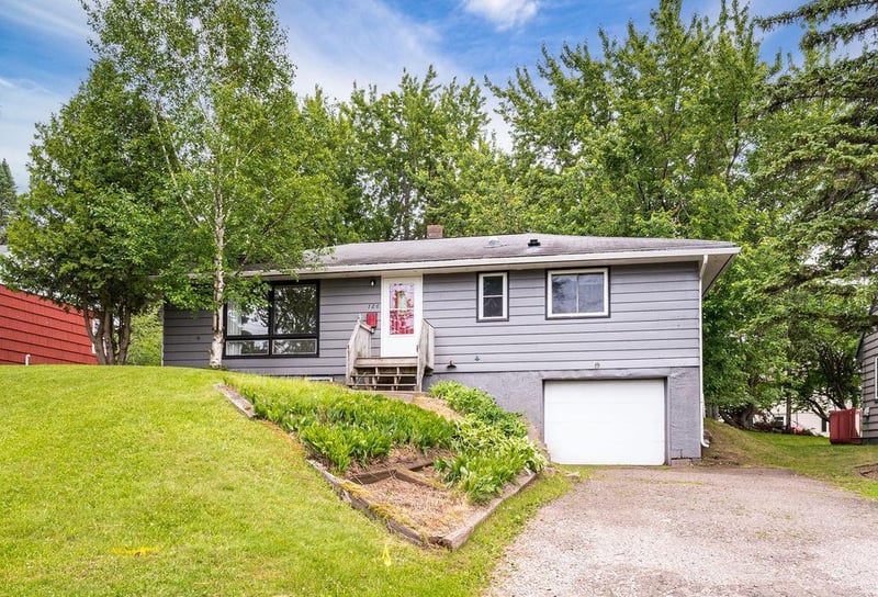 126 E Niagara St, Duluth, MN 55811
