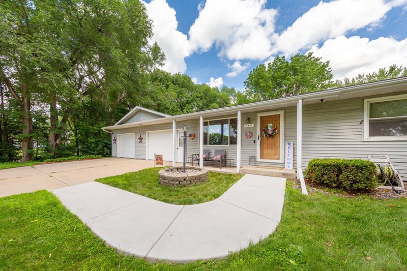455 Maple Lawn Ave, Faribault, MN 55021