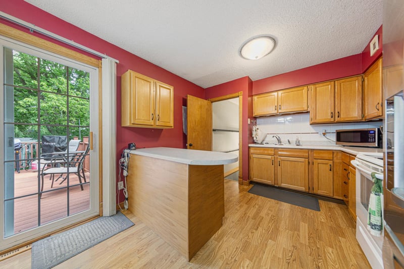 455 Maple Lawn Ave, Faribault, MN 55021