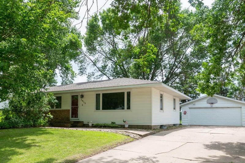 2813 12 Ave NW, Willmar, MN 56201