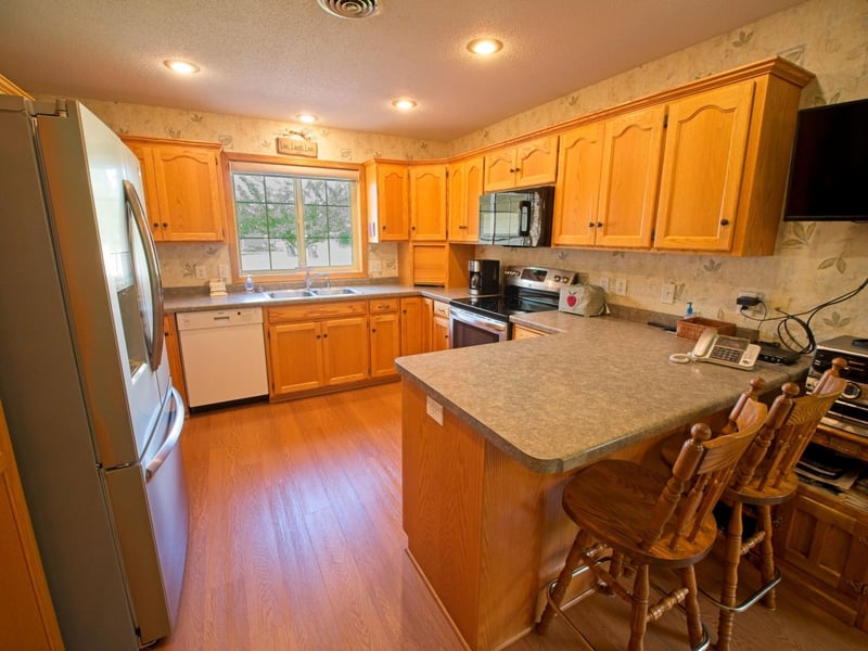 105 Harmon Ln, Litchfield, MN 55355
