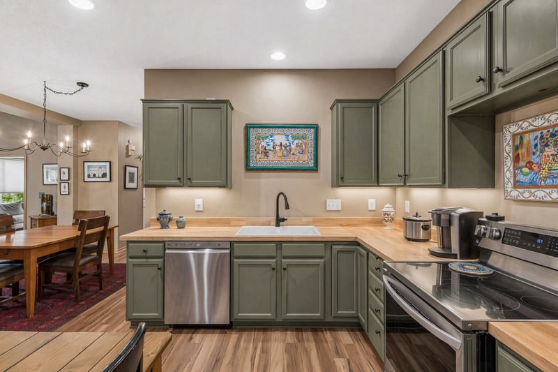 2014 Stahlke Way, Chaska, MN 55318