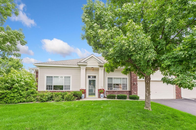 2014 Stahlke Way, Chaska, MN 55318