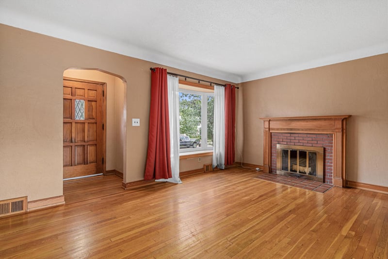 1639 Chamber St, Saint Paul, MN 55106